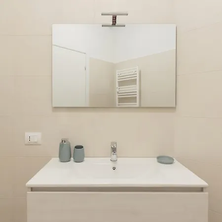 Gohost - Cozy And Bright Flat Near The Navigli * Milan