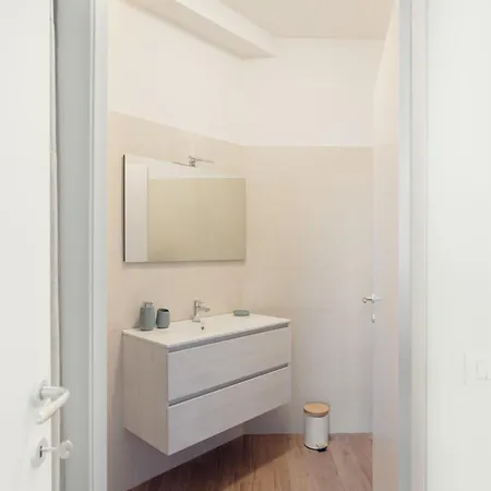 Gohost - Cozy And Bright Flat Near The Navigli Apartment